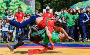 Сабантуй в Казани: колокольный звон, пластмассовая рыбалка и маскоты WorldSkills