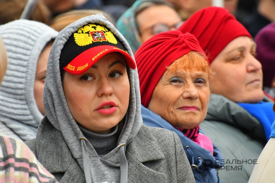 Участники митинга в поддержку итогов референдумов