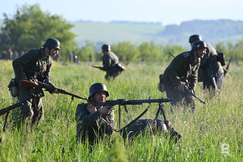 Участники фестиваля военно-исторической реконструкции «Военные игры «Элбэдэн»