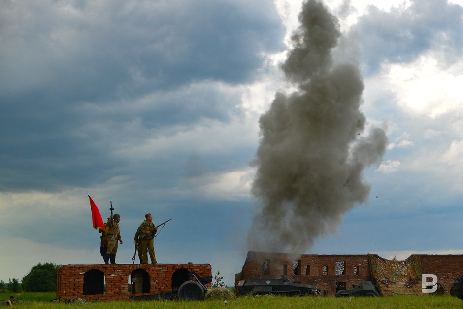 Участники IV Всероссийский фестиваль военно-исторической реконструкции «Военные игры «Элбэдэн»