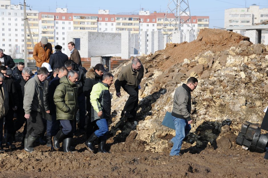 На стройке по программе социальной ипотеки, 4 апреля 2010 г.