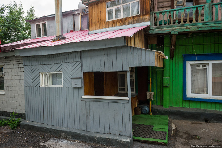 35. Не заблудитесь. Вот такое отношение к Уфе у городских властей. Все испоганили серой краской.