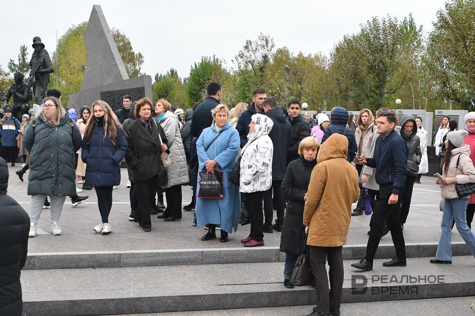 Участники митинга в поддержку итогов референдумов