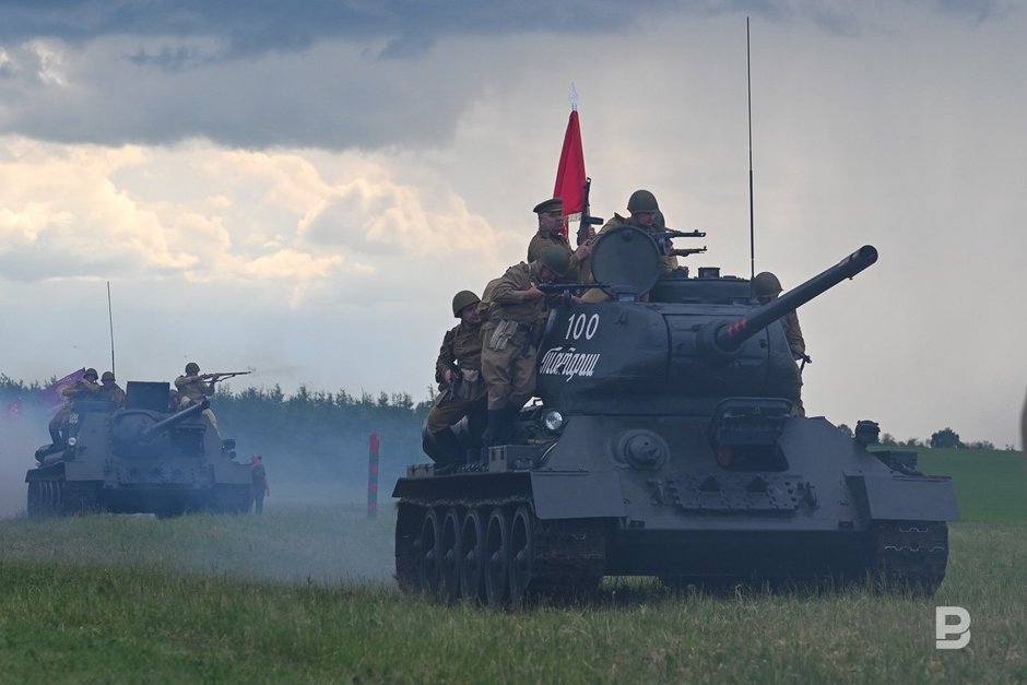 Участники IV Всероссийский фестиваль военно-исторической реконструкции «Военные игры «Элбэдэн»