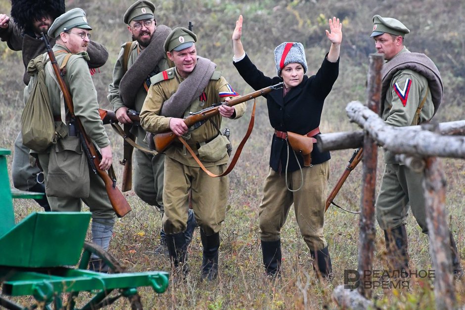 Актеры на фестивале «Рождение легендарной и непобедимой»