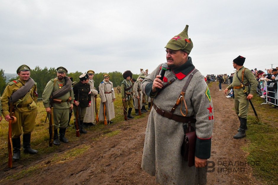 Актеры на фестивале «Рождение легендарной и непобедимой»