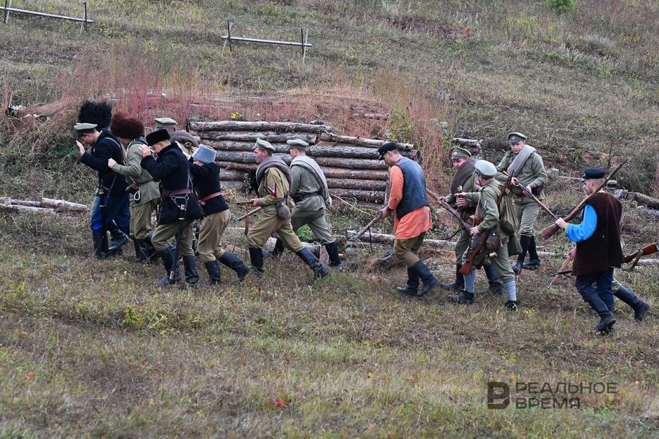 Актеры на фестивале «Рождение легендарной и непобедимой»