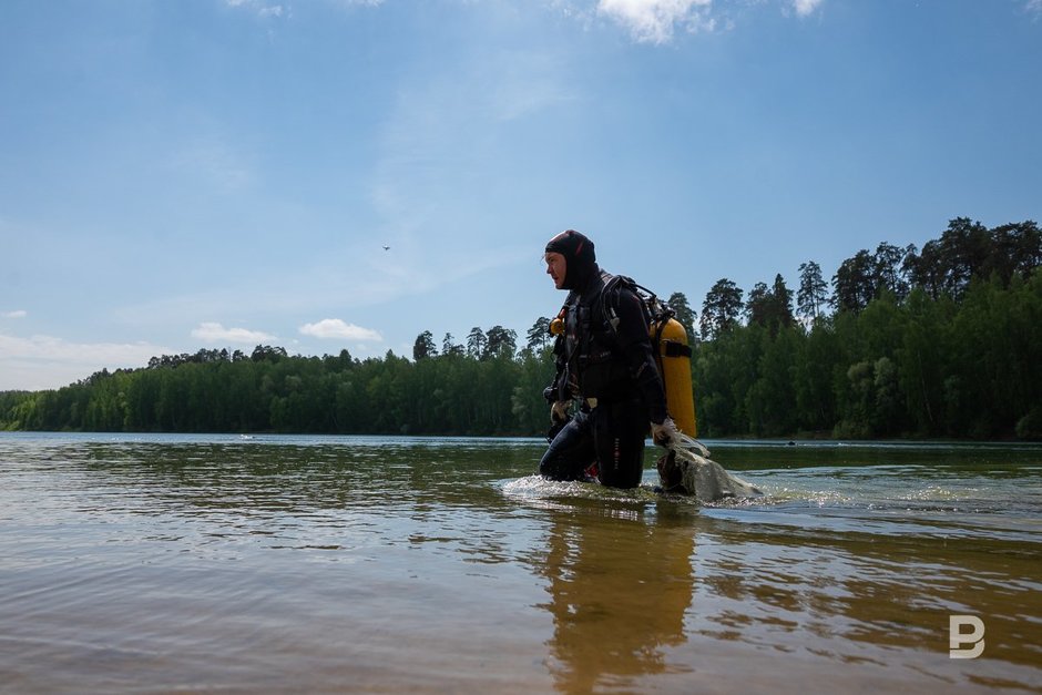 водолазы