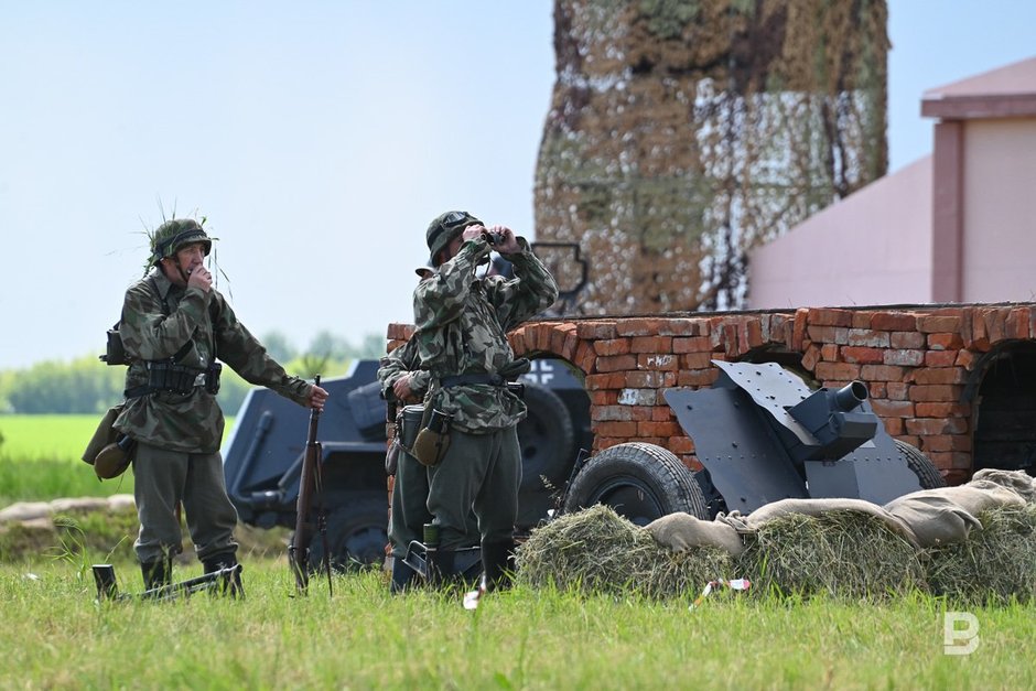 Участники IV Всероссийский фестиваль военно-исторической реконструкции «Военные игры «Элбэдэн»