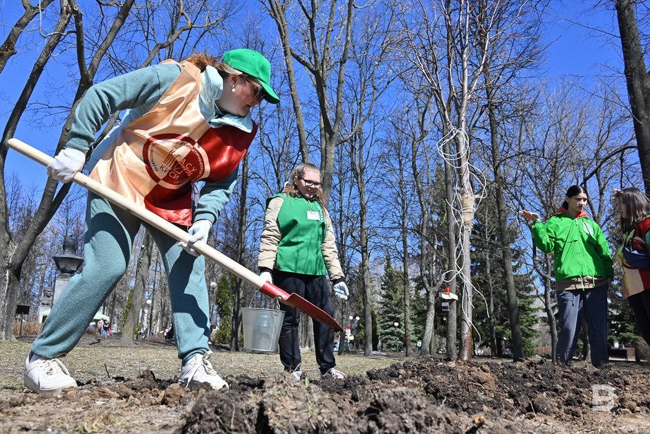 Участники центрального республиканского субботника