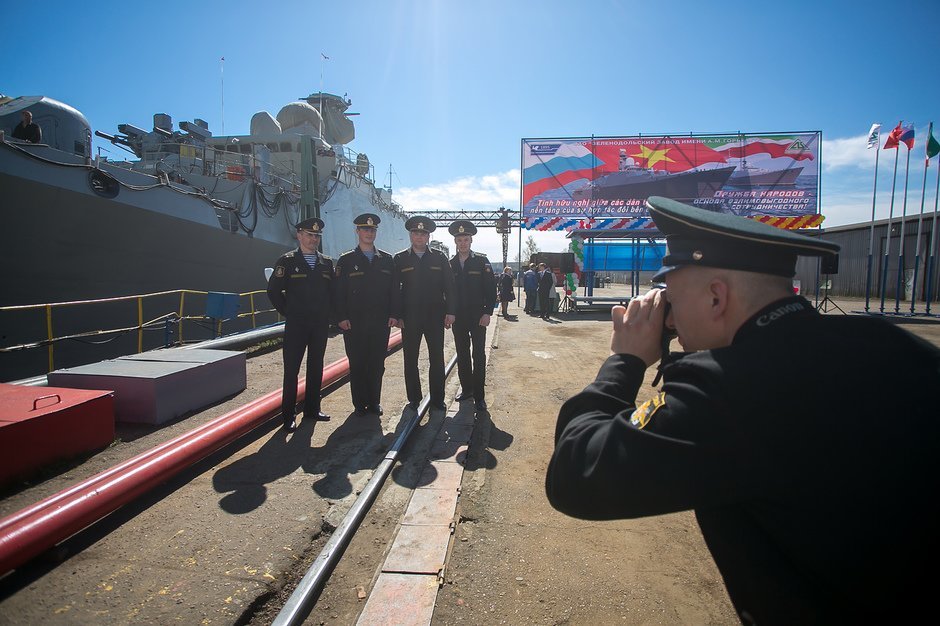 Спуск на воду фрегата «Гепард-3.9», построенного на зеленодольском заводе имени Горького для ВМС Вьетнама, 27 апреля