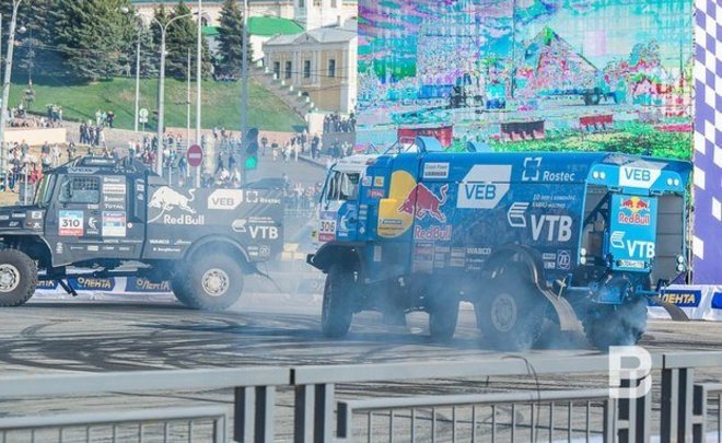 Экипаж Николаева вернул лидерство после 12-го этапа «Дакара»