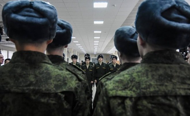 Военные и топ-менеджеры наиболее позитивно оценили перспективы увеличения своих доходов