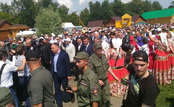 Президент Туркменистана приехал на Сабантуй в поселке Мирный